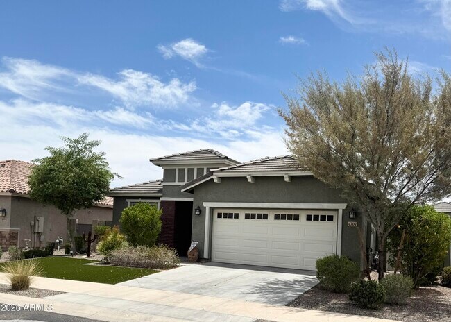 Foto del edificio - 4707 N 204th Ln