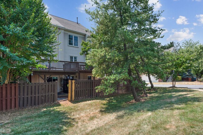 Building Photo - 7035 Fieldhurst Ct