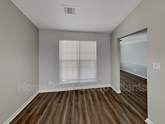 Building Photo - 4991 River Overlook Way