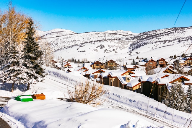 Building Photo - 8371 Meadowview Dr