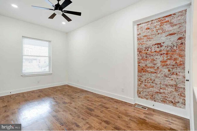 Building Photo - 4219 W Girard Ave