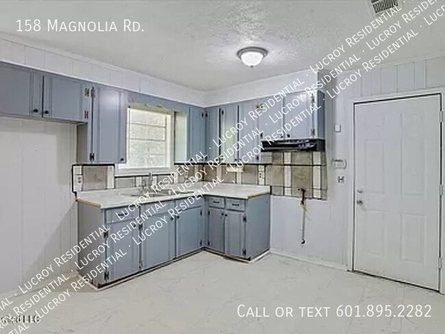 Building Photo - Cute 3 bedroom Cottage