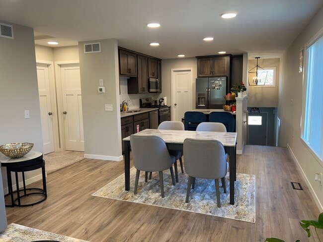 Building Photo - 7379 Degrio Way