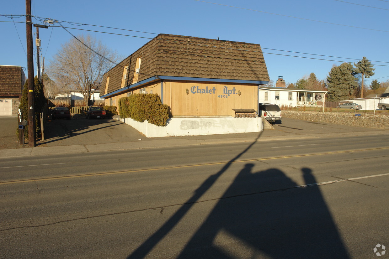 Building Photo - Chalet Apartments