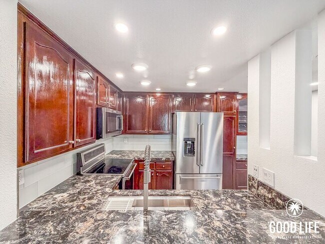 Foto del edificio - 5875 Friars Rd