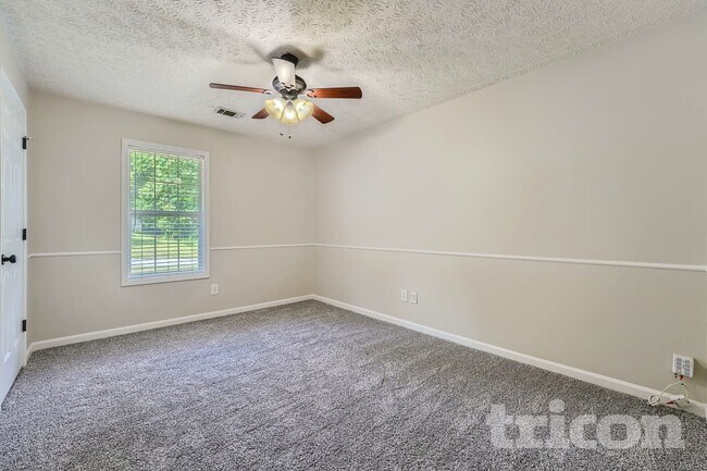 Building Photo - 4031 Daylily Way