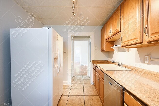 Building Photo - 3 br, 2 bath Duplex - 4225 N College Ave