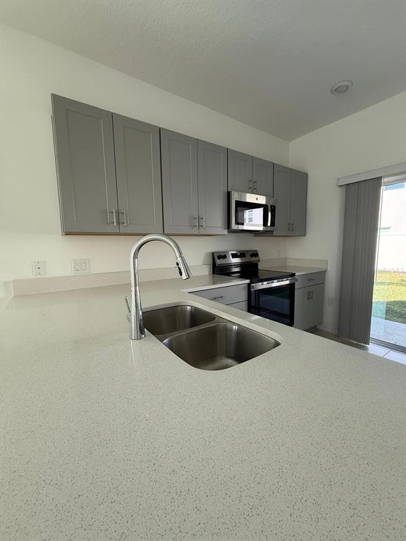 Foto del edificio - 2953 Skyline Lp