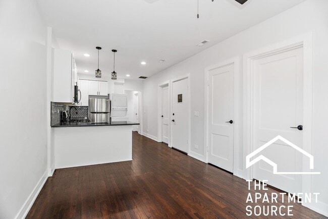 Building Photo - 4313 W Parker Ave