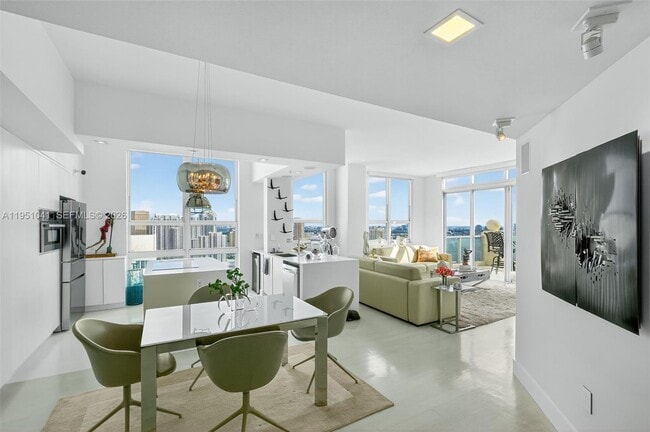 Foto del edificio - 1155 Brickell Bay Dr