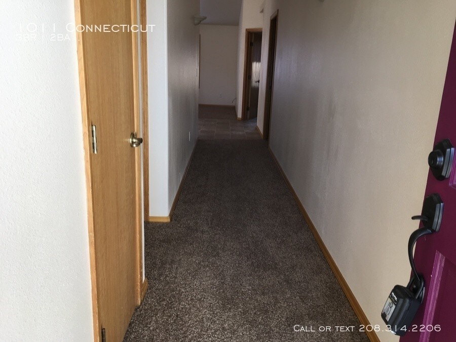 Primary Photo - 3 Bedroom 2 Bath close to NNU