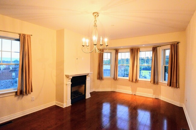 Fireplace Room - 100 Sheldrake Pl