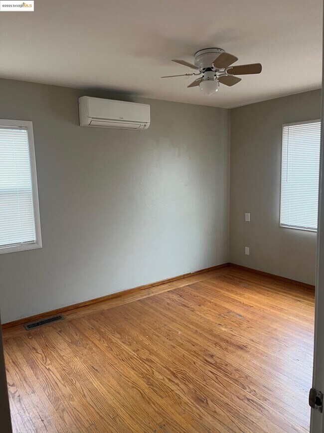 Foto del edificio - 161 Sequoia Dr