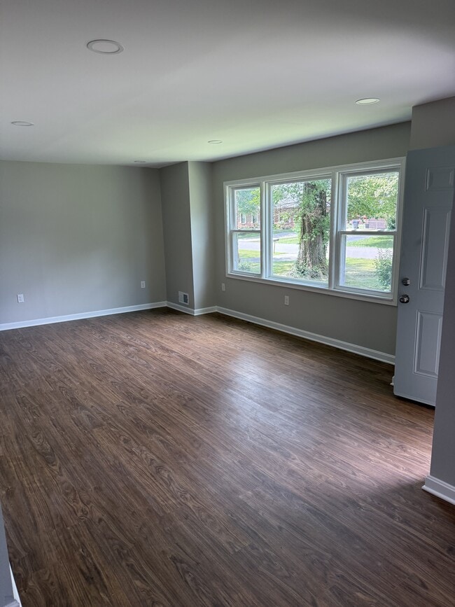 Building Photo - 6501 Fernview Rd