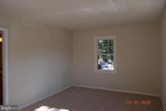 Building Photo - 14591 Golden Oak Rd