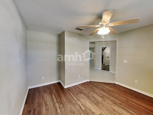 Foto del edificio - 24446 Landing Drive
