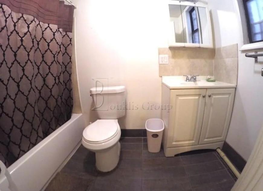 Foto principal - 1 bedroom in ASTORIA NY 11102