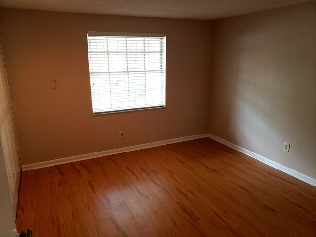 Building Photo - 8552 Briar Grove Cir
