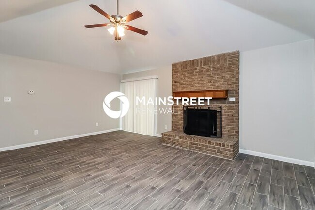 Building Photo - 3 Bedroom Pet-Friendly Home in Mansfield, TX with Main Street Renewal