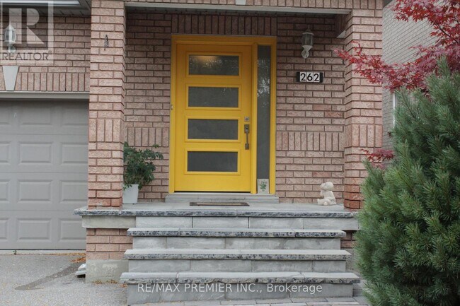 Photo du bâtiment - 262 Isaac Murray Ave
