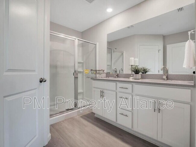 Building Photo - 2980 Oak Park Way