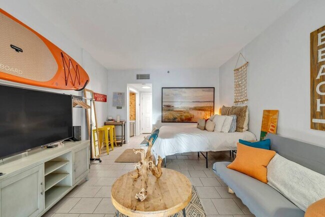 Foto del edificio - 214 Miracle Strip Pkwy SW