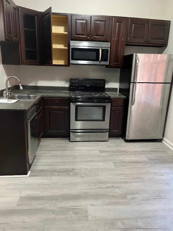 Primary Photo - 402 N Delaware St