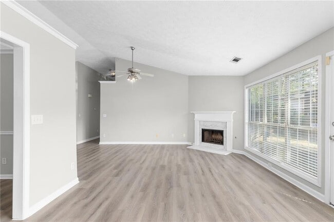 Foto del edificio - 2110 Racquet Club Cir NW
