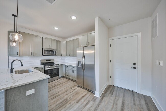 Foto del edificio - Brand New Luxury unit on Broadway in Bangor!