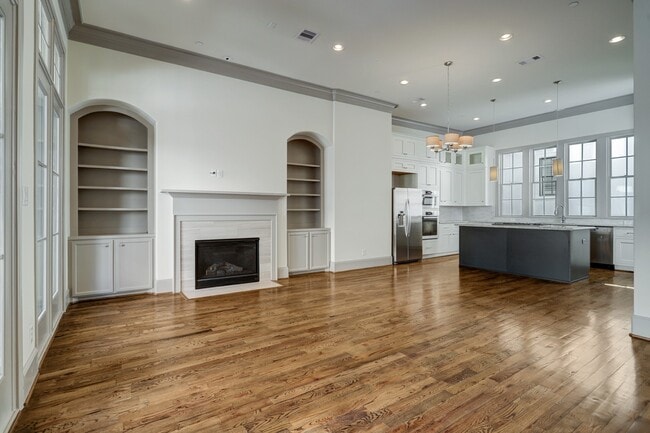 Building Photo - 4838 Austin St