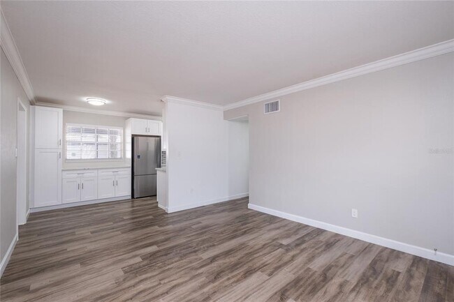 Building Photo - 4019 W Waterman Ave