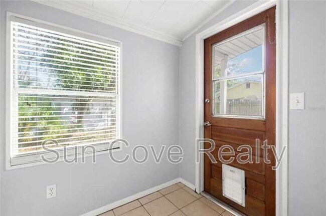 Foto del edificio - 1803 Douglas Ave