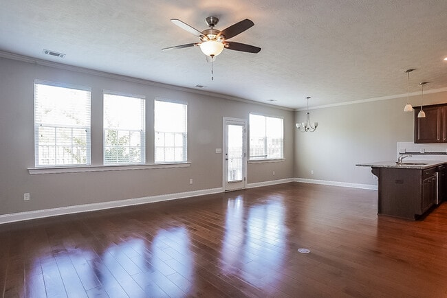 Foto del edificio - 463 Brantley Cove Cir