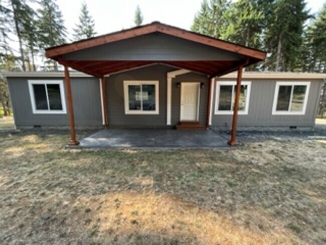 Foto del edificio - 3 bedroom, 2 bath home in beautiful countr...
