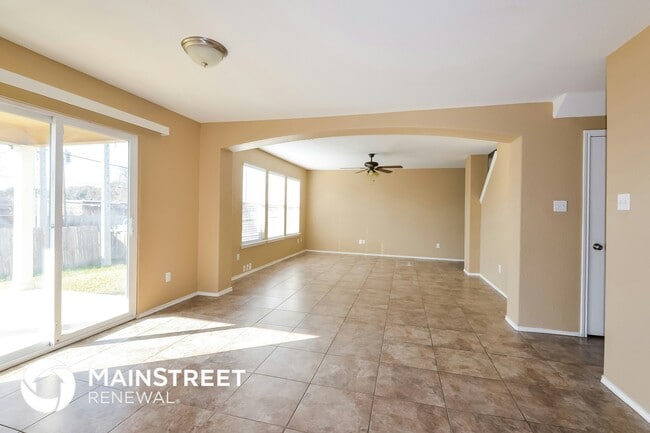 Foto del edificio - 8518 Adams Hill Dr