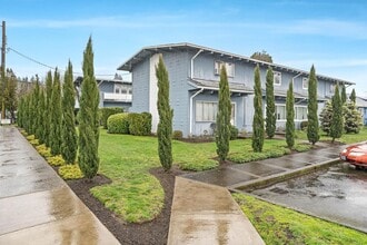 Building Photo - 460-492 N Broadway St