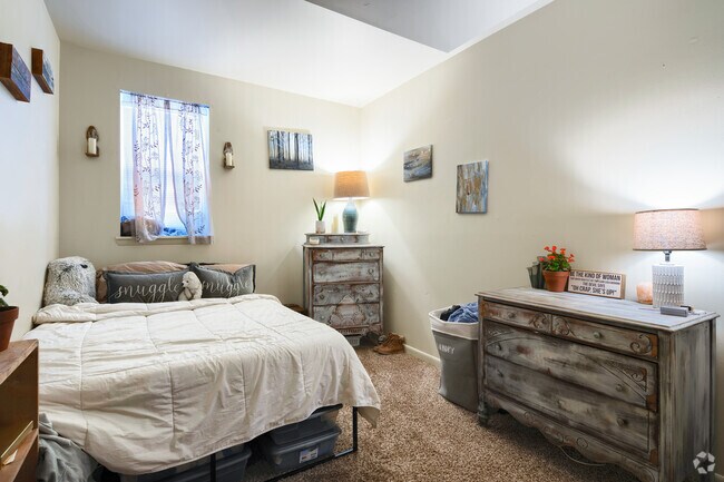 Resident Bedroom - 201 York St
