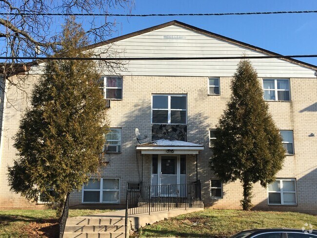 Building Photo - 448 New York Ave