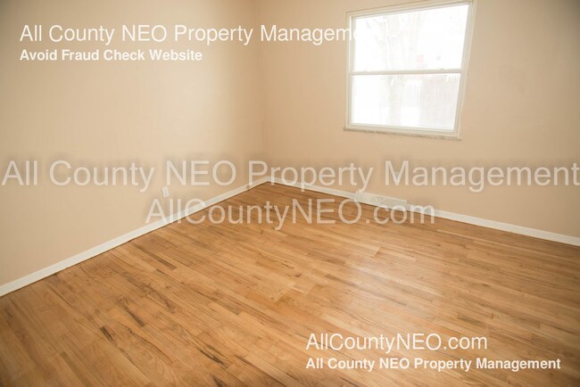 Building Photo - 1857 Cameroon Ct
