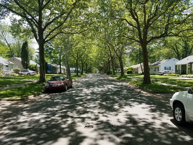 Foto del edificio - 1401 Eastern Pl NE