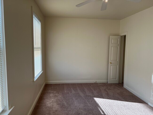 Building Photo - 530 Chateau Ave