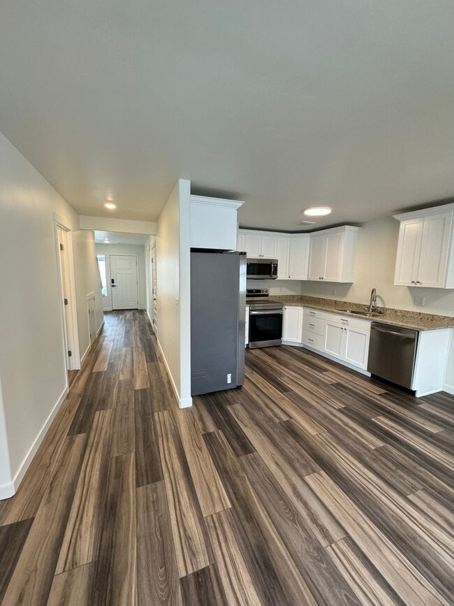 Building Photo - 845 Golden Bear Ln