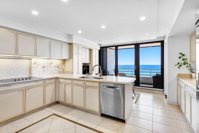 Building Photo - 1500 S Ocean Blvd