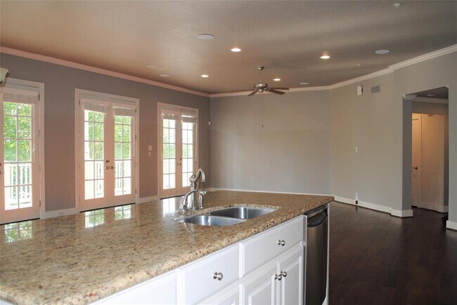 Building Photo - 161 W Breezy Way