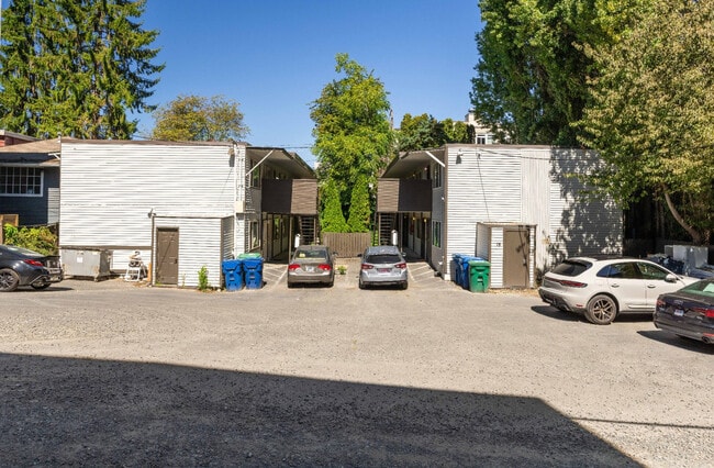 Building Photo - 15 Dravus St