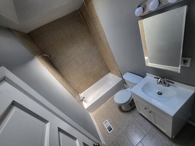 Bathroom - 6142 Irving St