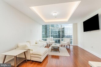 Building Photo - 300 International Drive