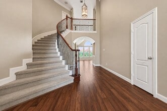 Building Photo - 28602 Hayden Park Dr