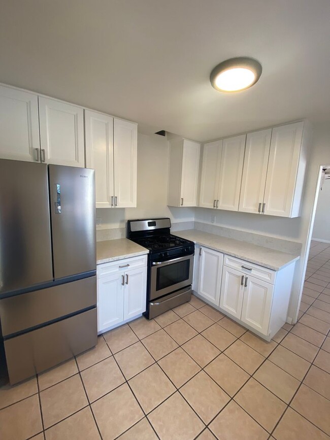 Foto del edificio - Charming 2-Bedroom Bungalow in the Heart o...