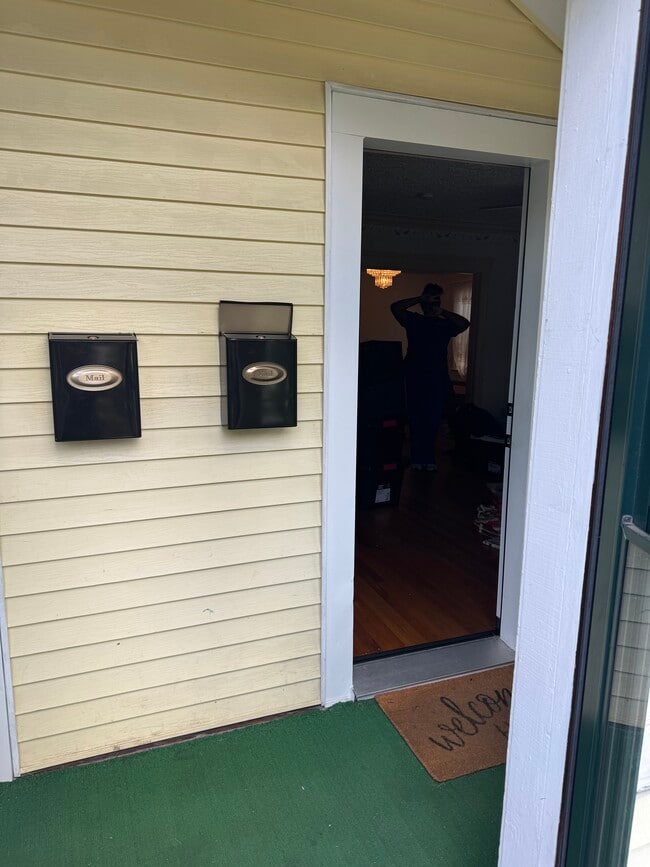 Front Entrance - 103 Forest St